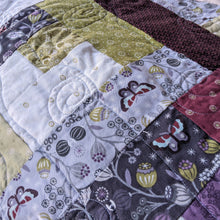 Load image into Gallery viewer, Winter Garden Log Cabin Lap Quilt