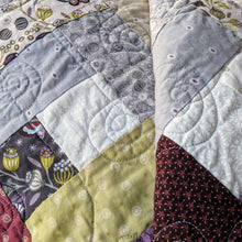 Load image into Gallery viewer, Winter Garden Log Cabin Lap Quilt